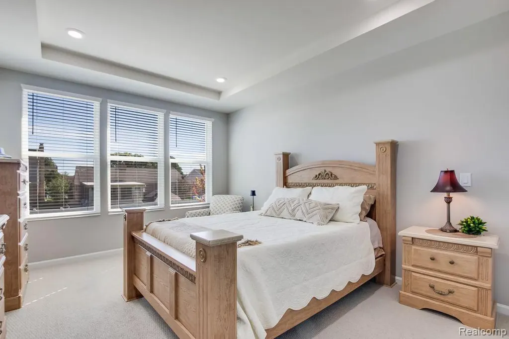 42504 Arbor Drive Clinton Charter Township MI 48038