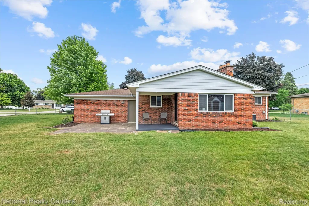 52655 Pappy Shelby Charter Township MI 48316