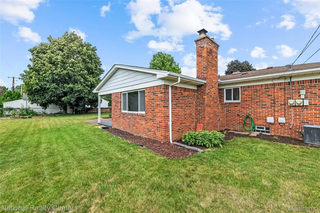 52655 Pappy Shelby Charter Township MI 48316