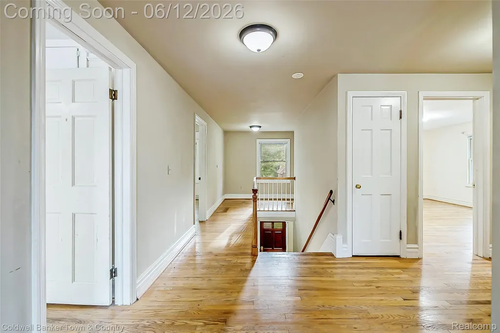 221 S Tompkins Street Howell City MI 48843