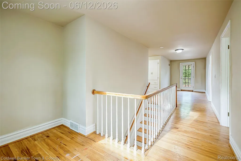 221 S Tompkins Street Howell City MI 48843