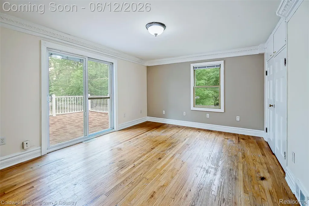 221 S Tompkins Street Howell City MI 48843