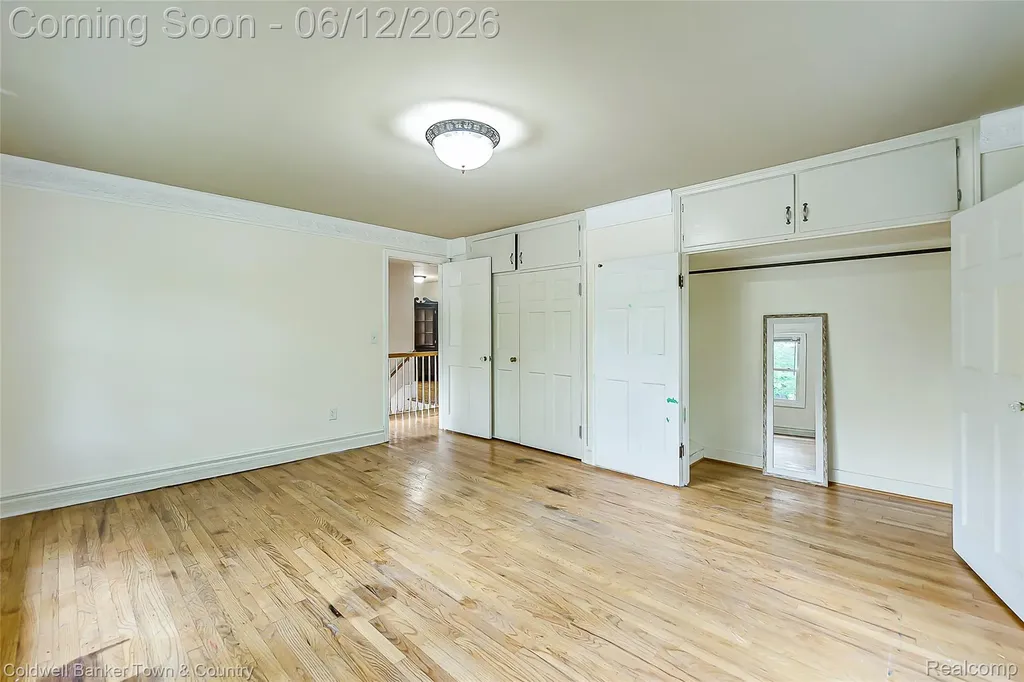 221 S Tompkins Street Howell City MI 48843