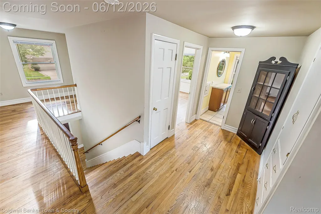 221 S Tompkins Street Howell City MI 48843