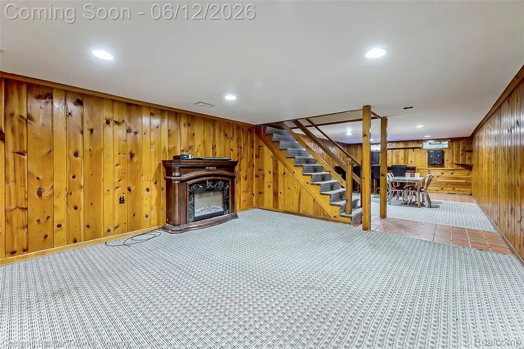 221 S Tompkins Street Howell City MI 48843