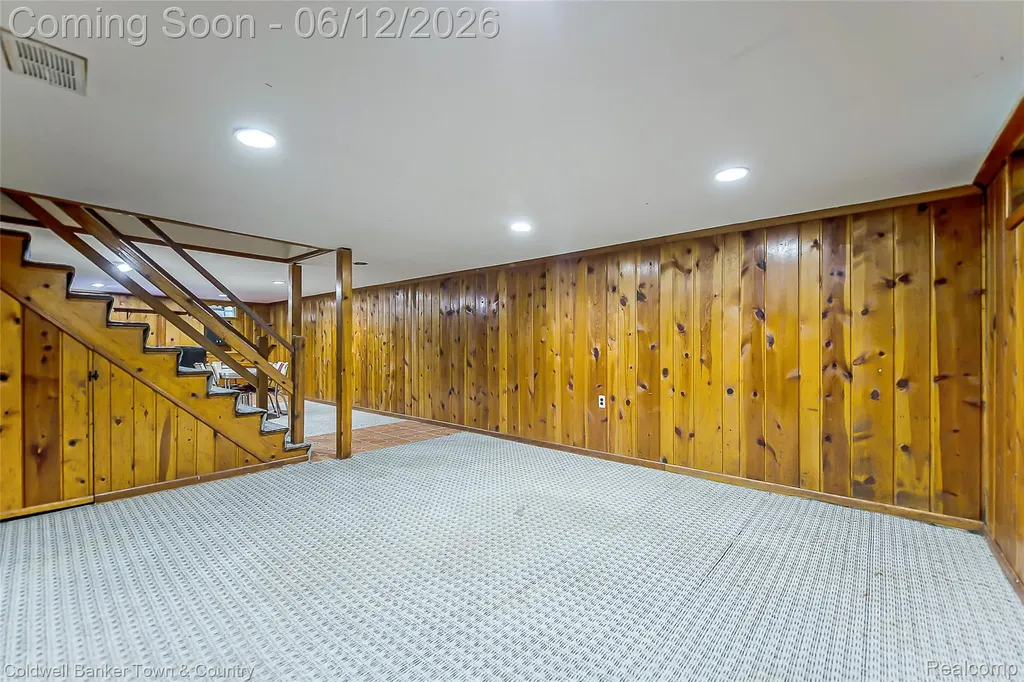 221 S Tompkins Street Howell City MI 48843