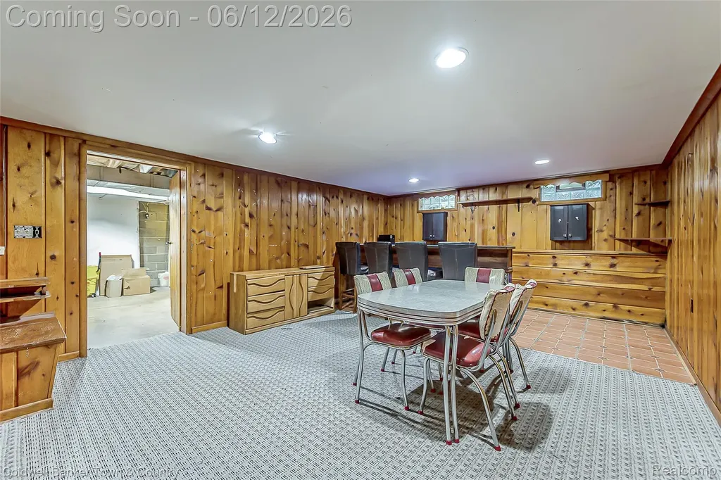 221 S Tompkins Street Howell City MI 48843