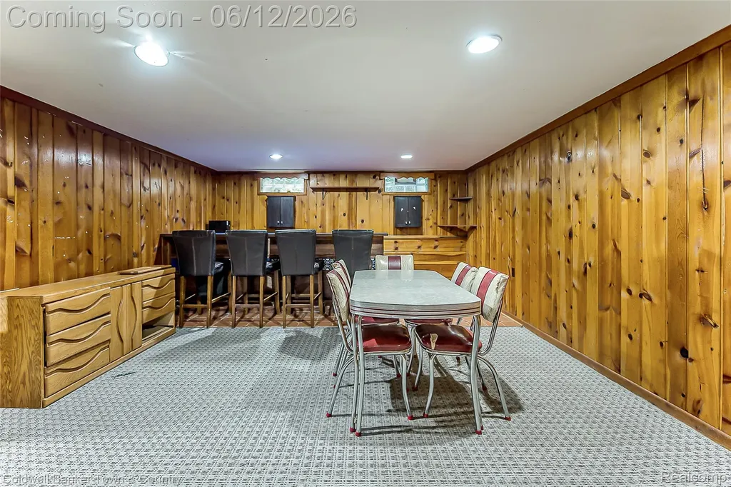 221 S Tompkins Street Howell City MI 48843