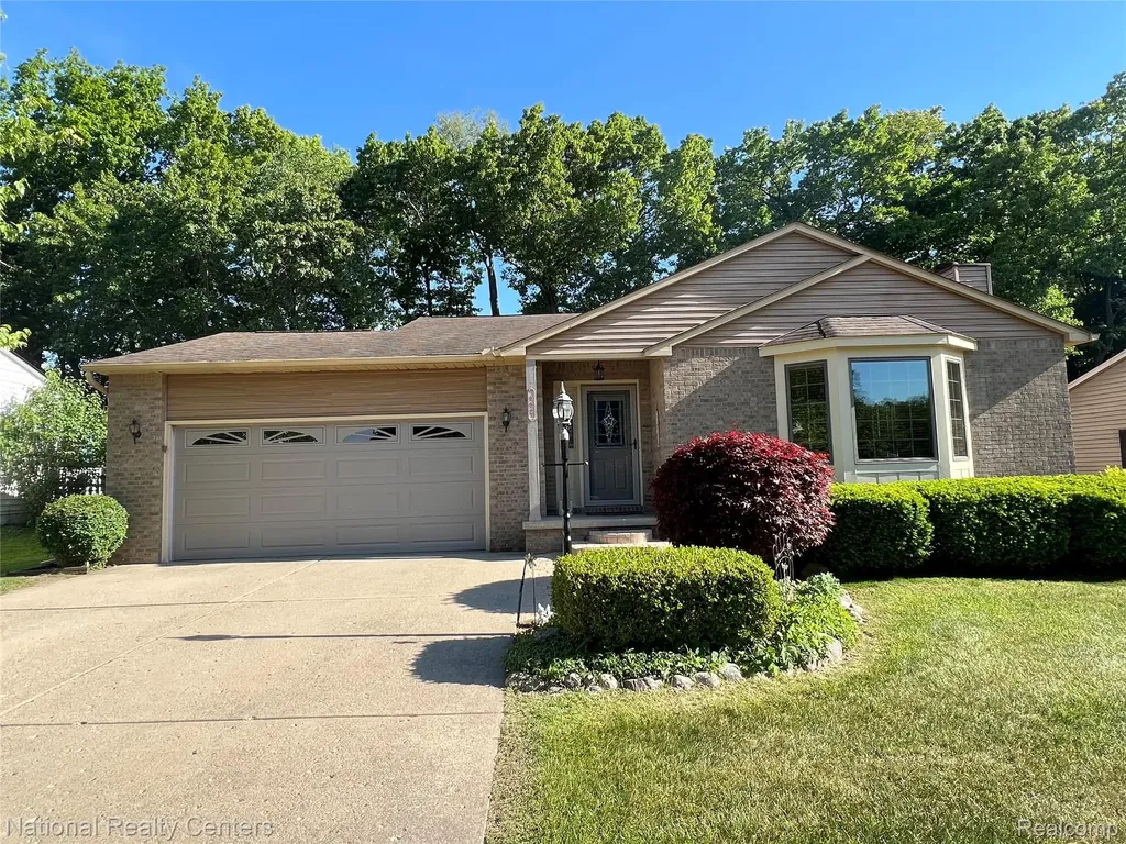 Brighton City MI, 992 Alpine Drive
