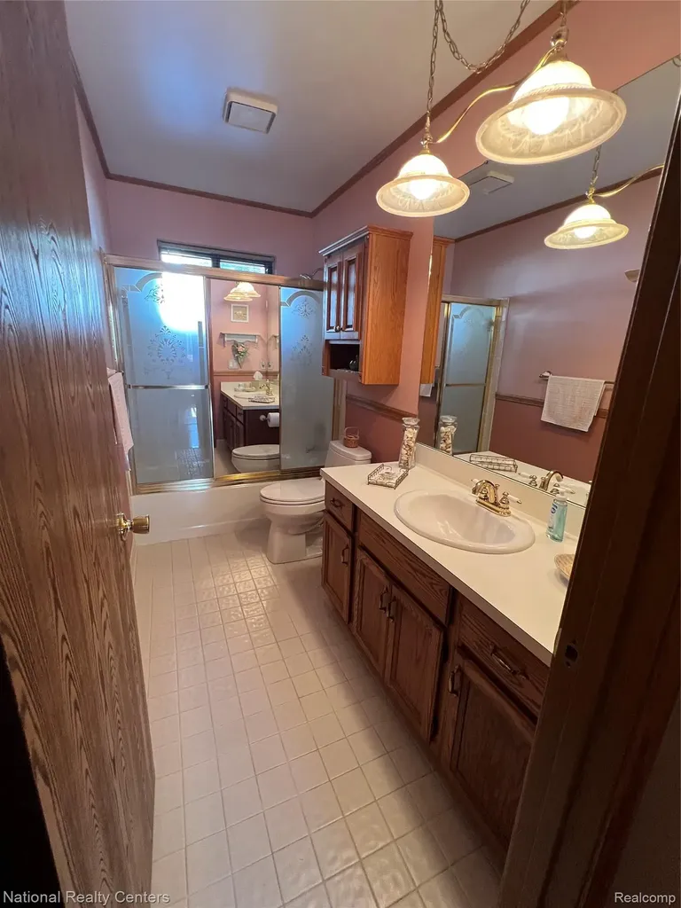 992 Alpine Drive Brighton City MI 48116