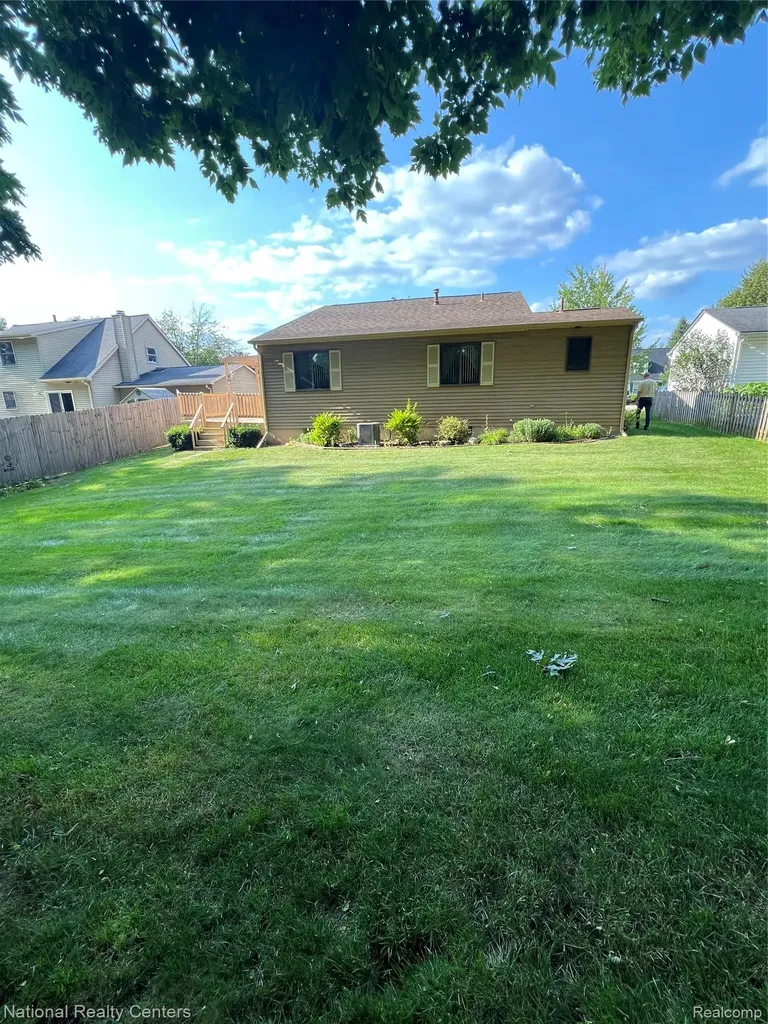 992 Alpine Drive Brighton City MI 48116