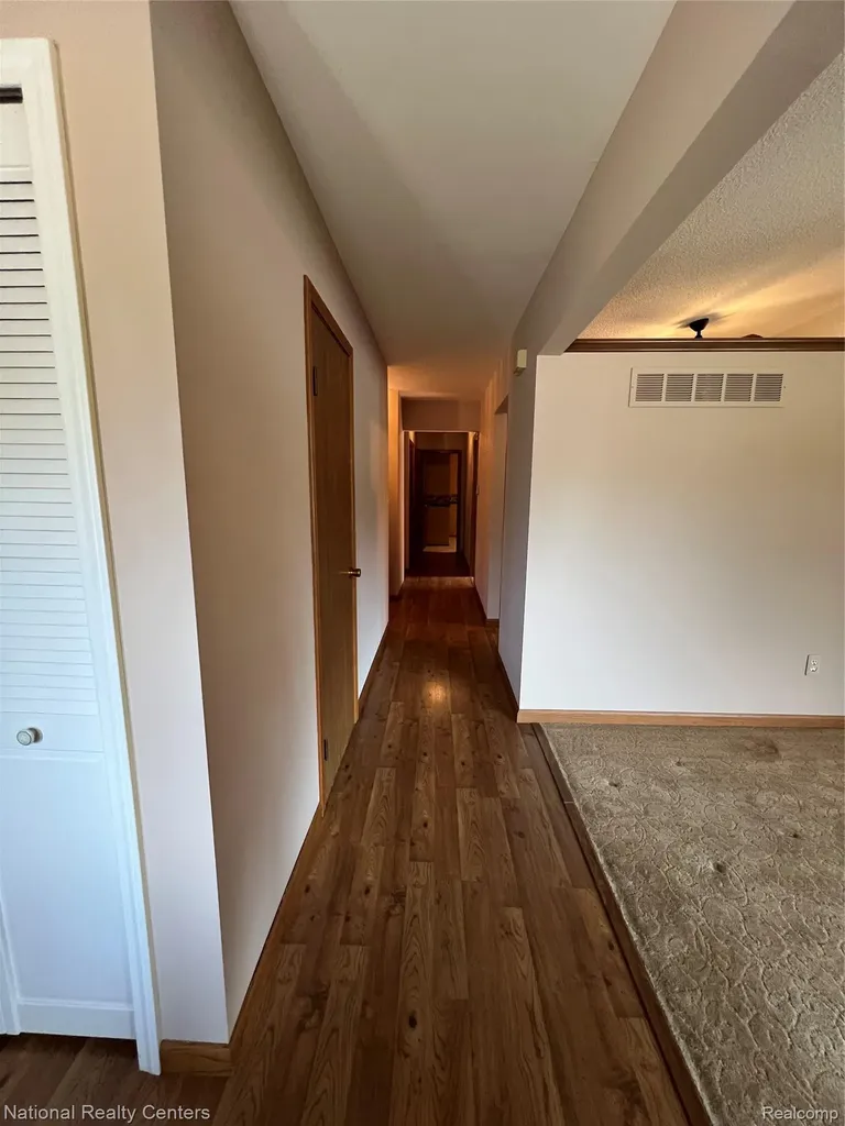 992 Alpine Drive Brighton City MI 48116