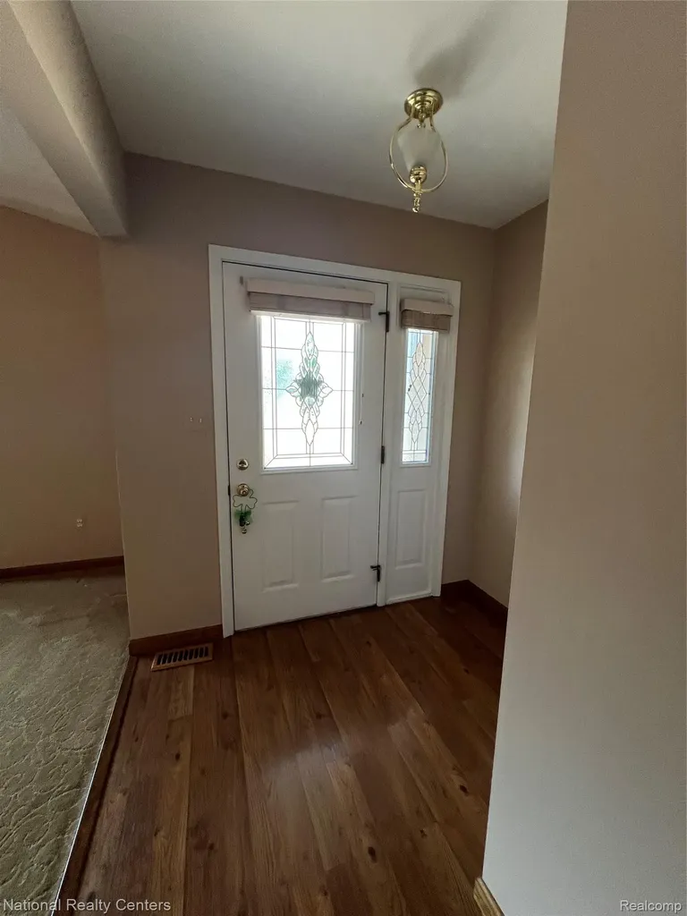 992 Alpine Drive Brighton City MI 48116