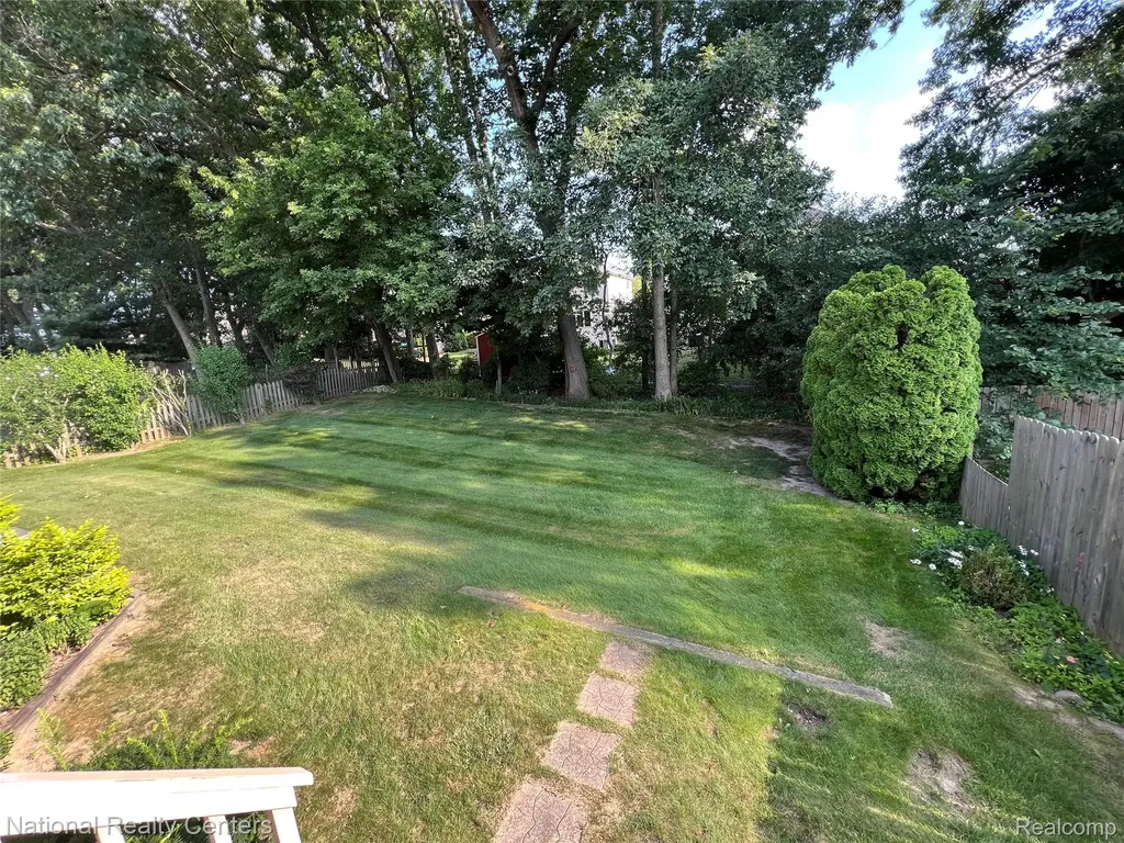 992 Alpine Drive Brighton City MI 48116