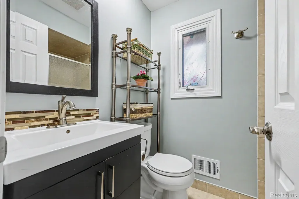 13555 Terry Drive Shelby Charter Township MI 48315