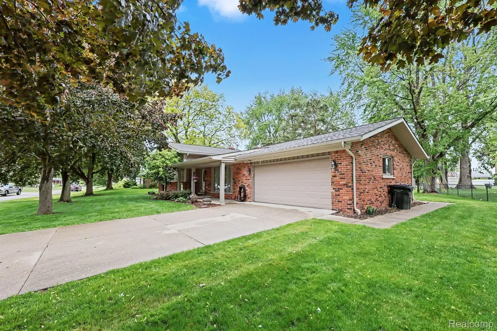 13555 Terry Drive Shelby Charter Township MI 48315