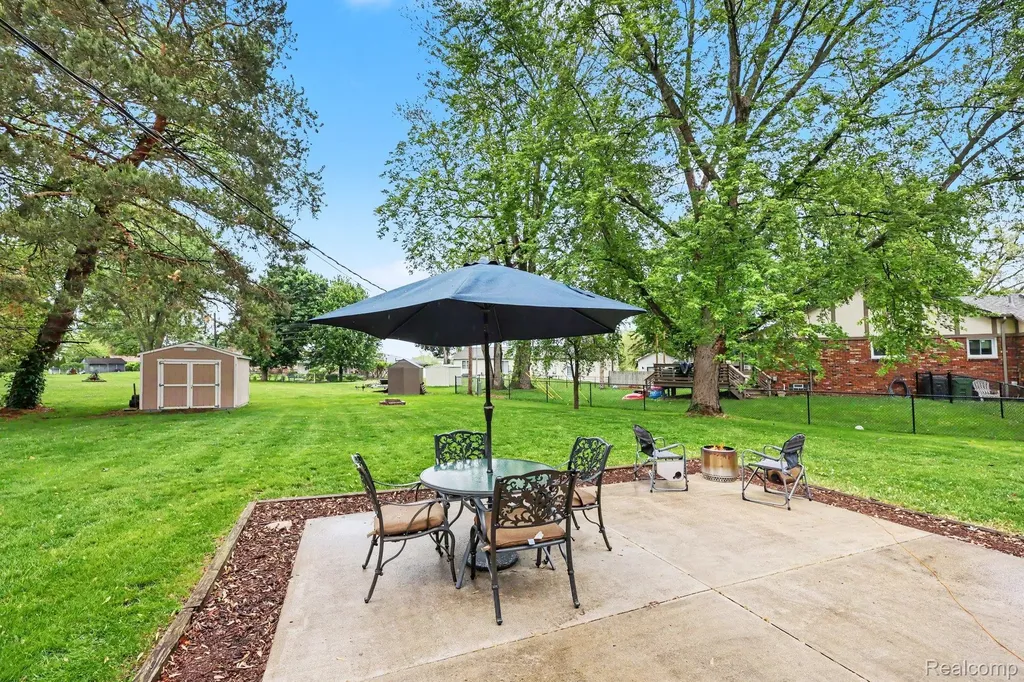 13555 Terry Drive Shelby Charter Township MI 48315
