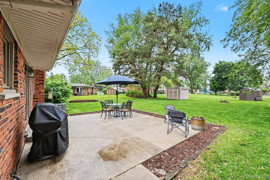 13555 Terry Drive Shelby Charter Township MI 48315
