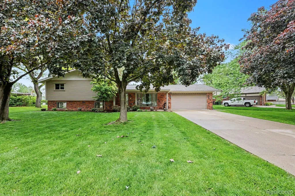 13555 Terry Drive Shelby Charter Township MI 48315