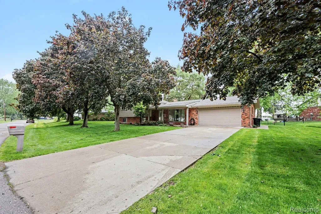 13555 Terry Drive Shelby Charter Township MI 48315