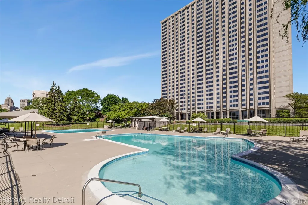 1300 E Lafayette Detroit City MI 48207