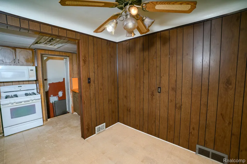 4224 W Davison Detroit City MI 48238
