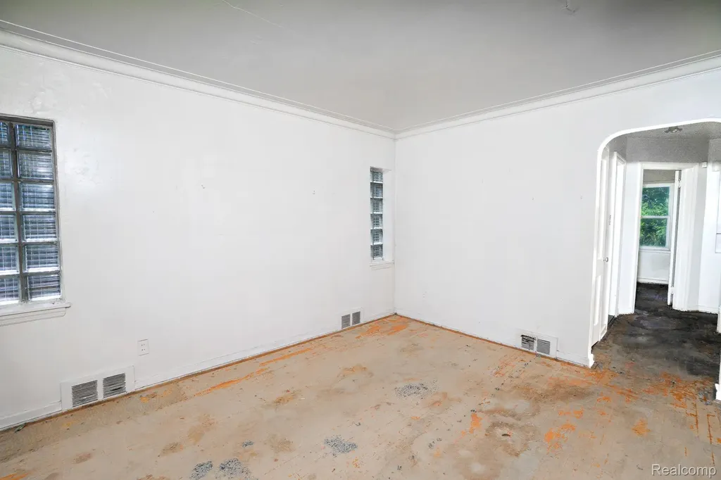 4224 W Davison Detroit City MI 48238