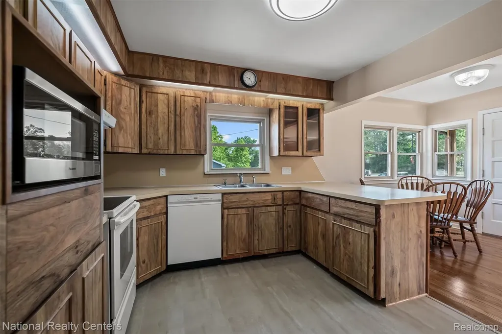 2942 S Baldwin Road Orion Charter Township MI 48360