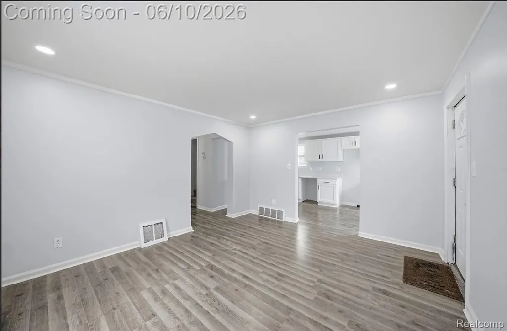 23809 Normandy Avenue Eastpointe City MI 48021