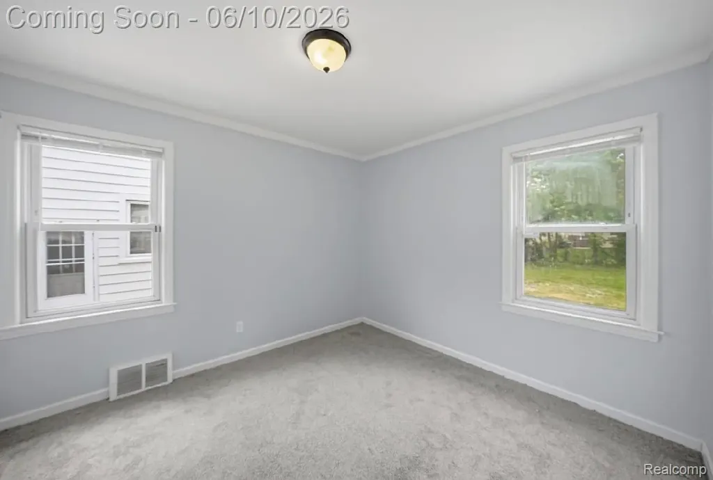 23809 Normandy Avenue Eastpointe City MI 48021