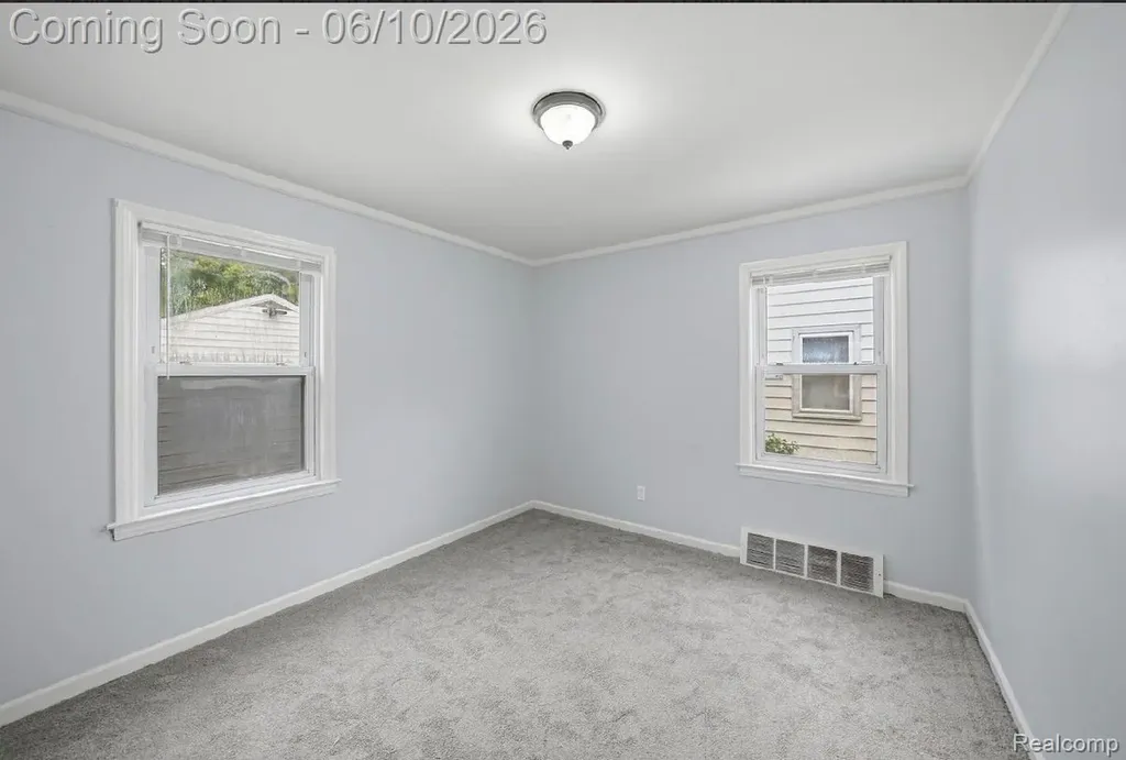 23809 Normandy Avenue Eastpointe City MI 48021