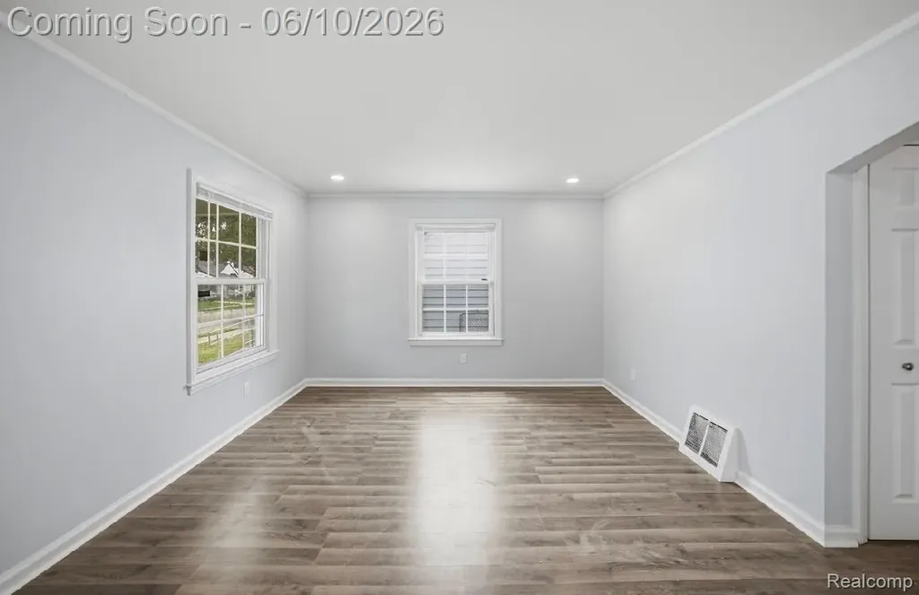 23809 Normandy Avenue Eastpointe City MI 48021