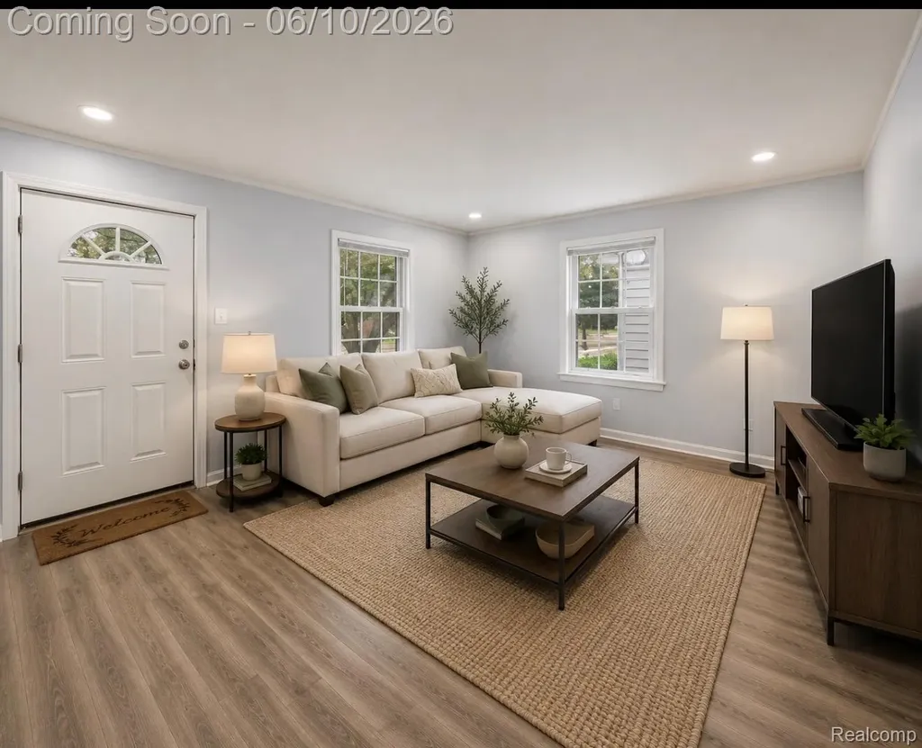 23809 Normandy Avenue Eastpointe City MI 48021