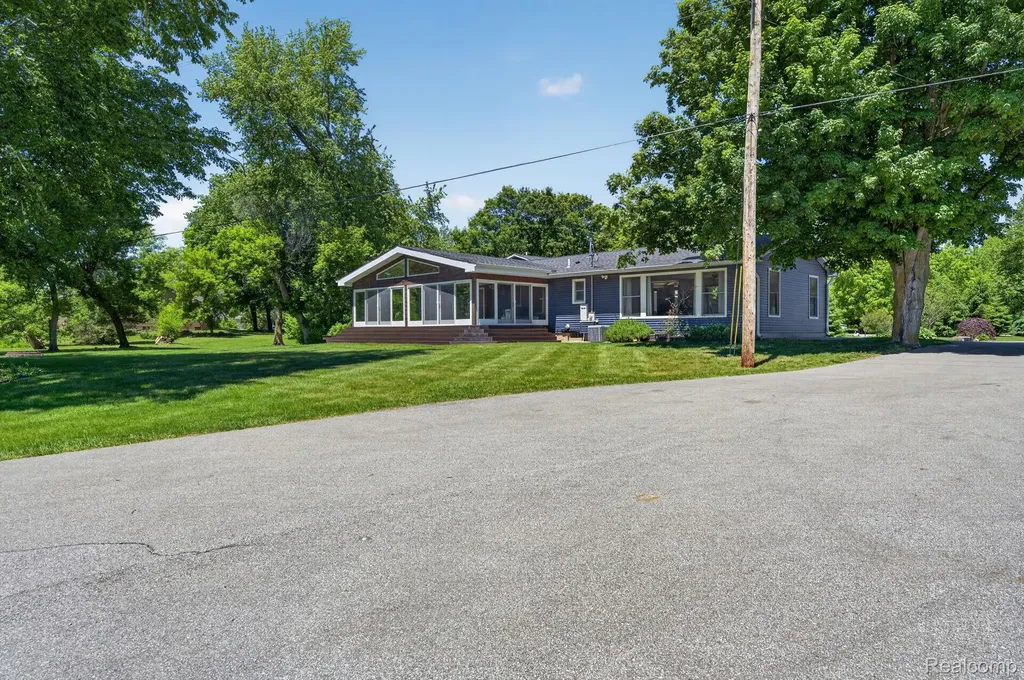 9353 Hill Road Gaines Township MI 48473