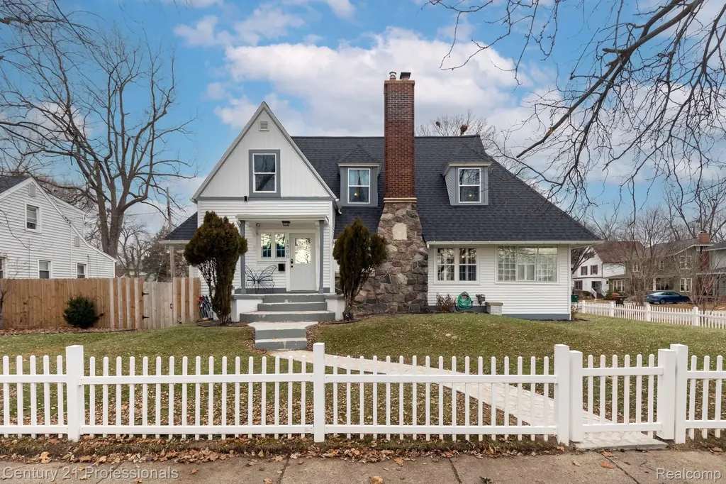 1500 W Saint Joseph Street Lansing City MI 48915