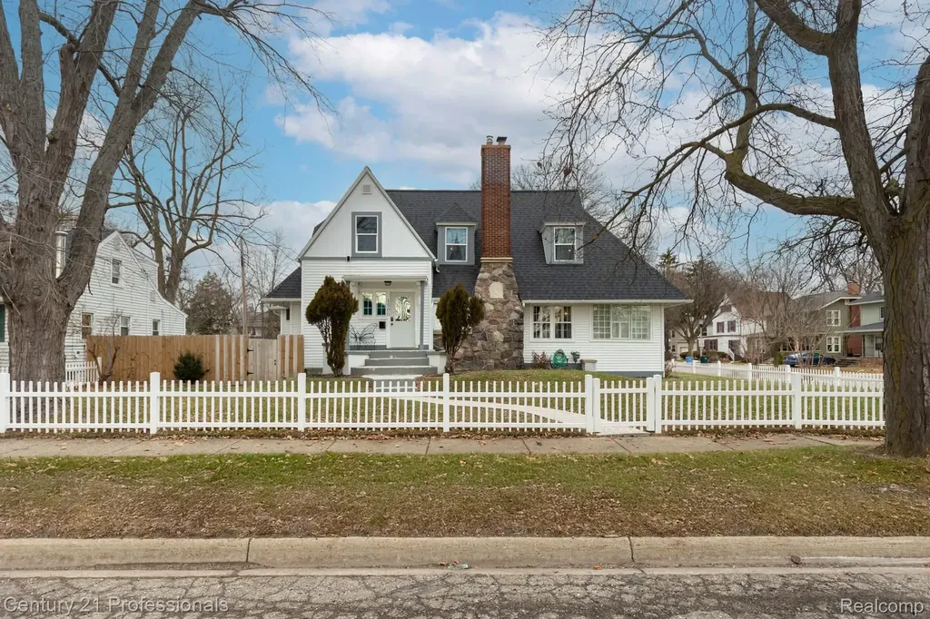 1500 W Saint Joseph Street Lansing City MI 48915