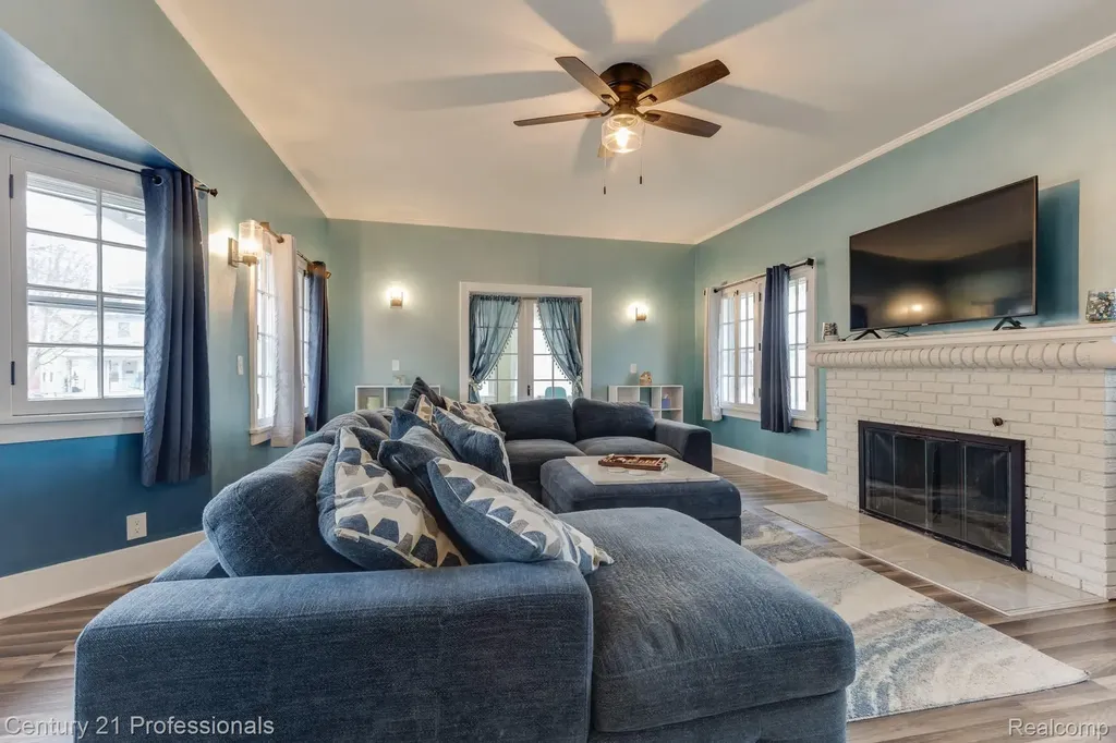 1500 W Saint Joseph Street Lansing City MI 48915