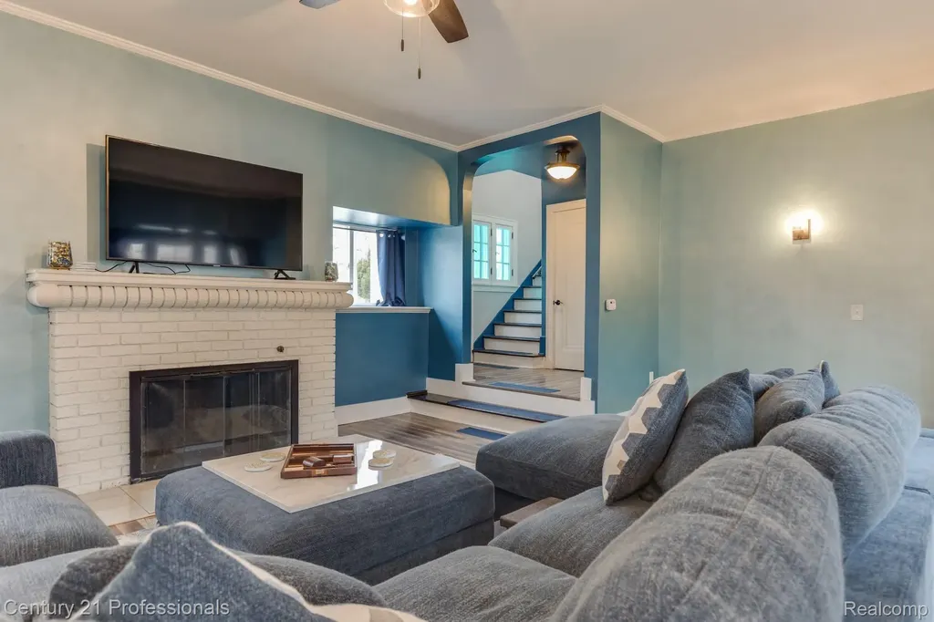 1500 W Saint Joseph Street Lansing City MI 48915