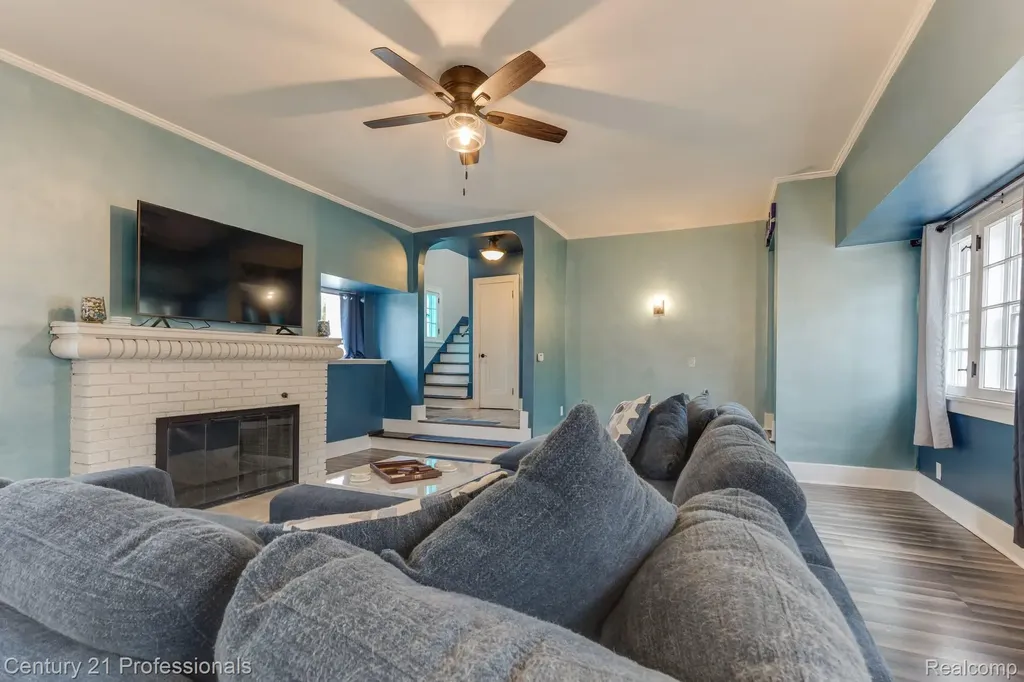 1500 W Saint Joseph Street Lansing City MI 48915
