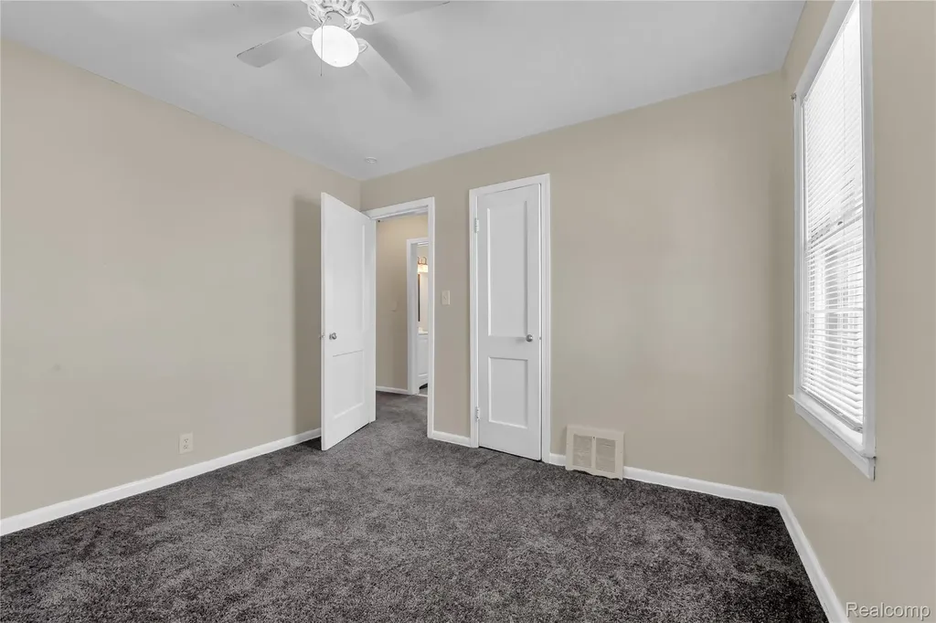 18766 Kingsville Street Detroit City MI 48225