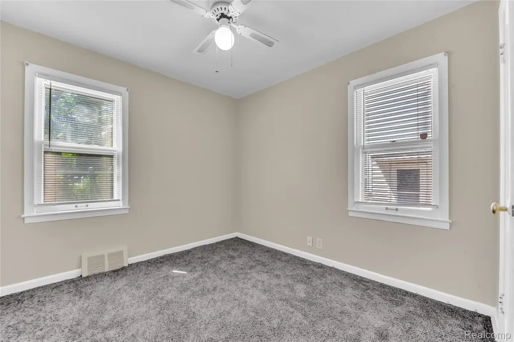 18766 Kingsville Street Detroit City MI 48225