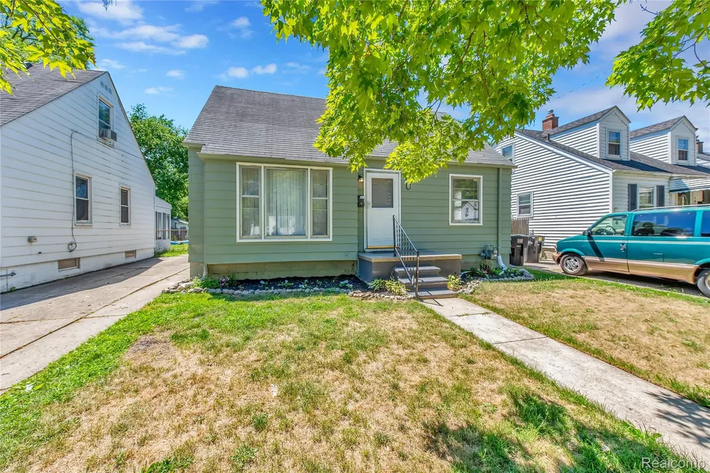 18766 Kingsville Street Detroit City MI 48225