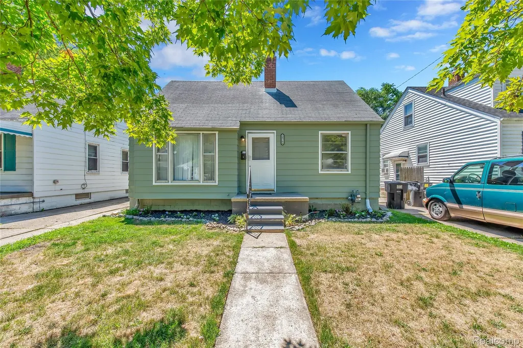 18766 Kingsville Street Detroit City MI 48225