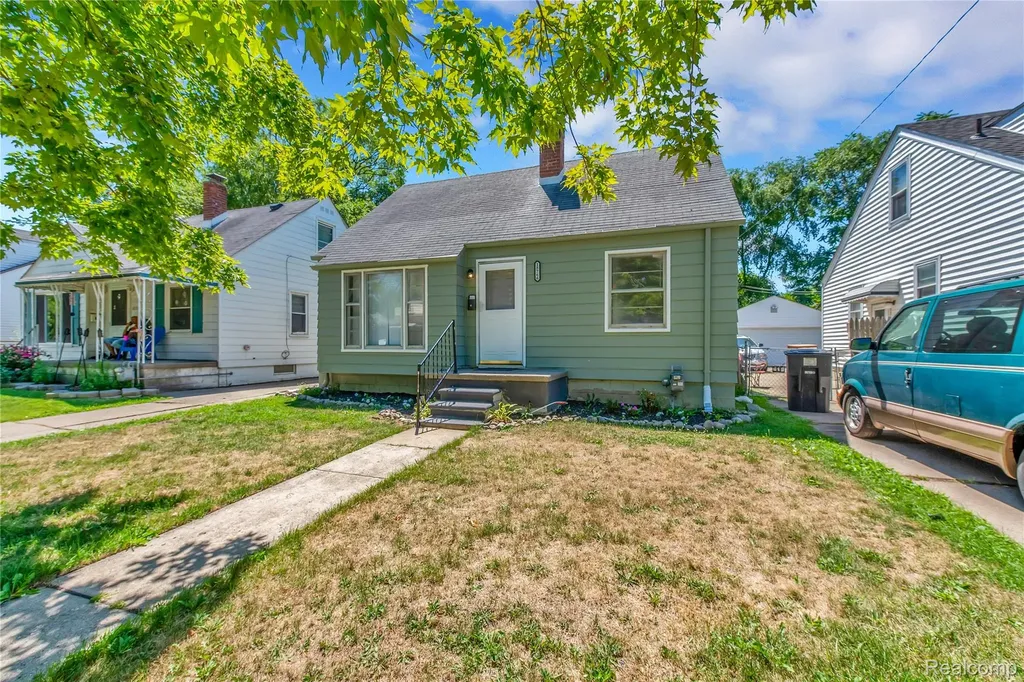 18766 Kingsville Street Detroit City MI 48225