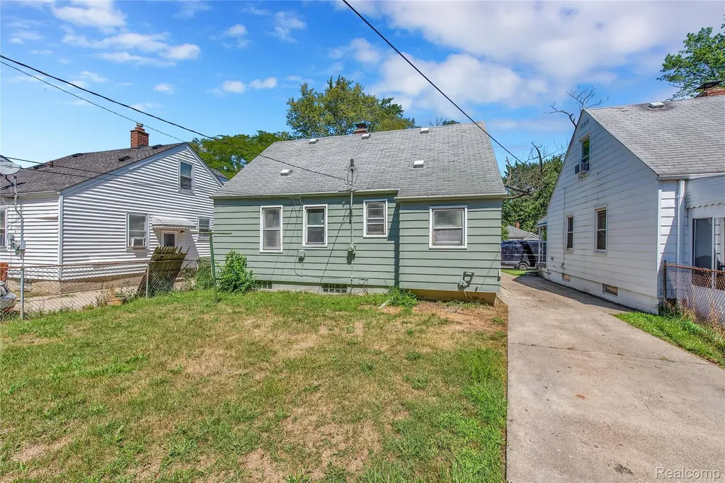 18766 Kingsville Street Detroit City MI 48225