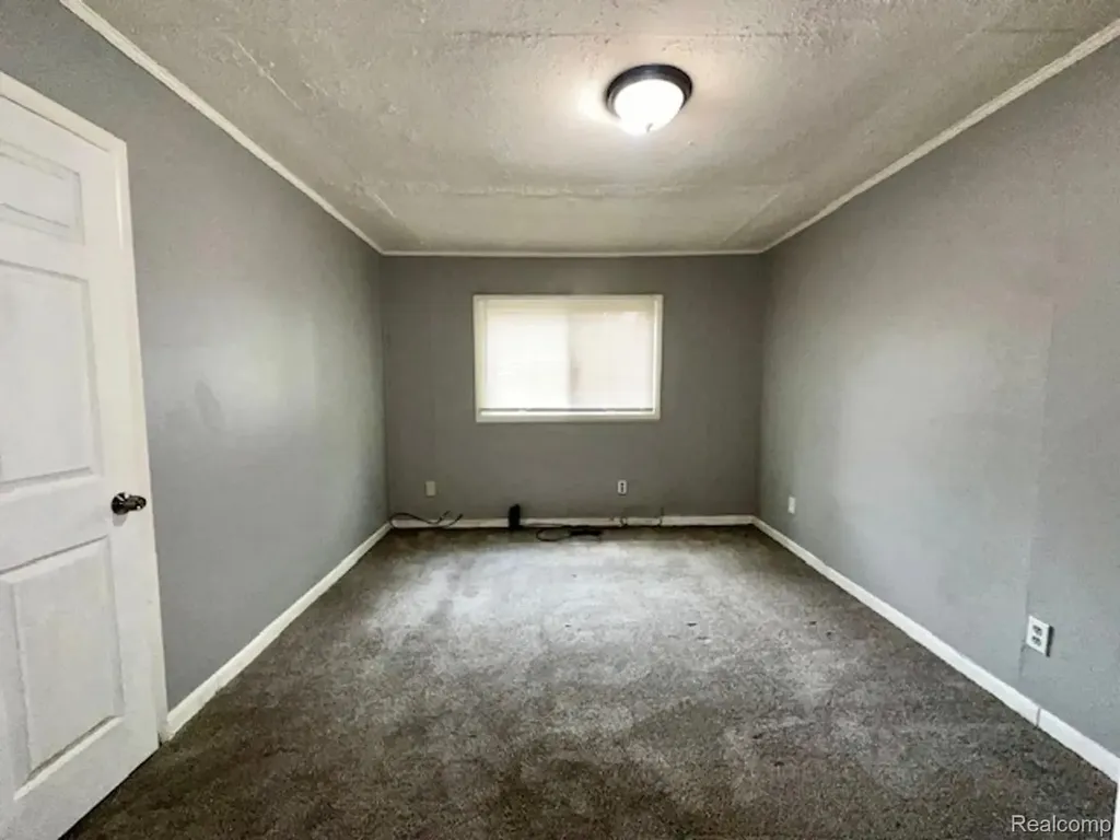 9213 Plainview Avenue Detroit City MI 48228