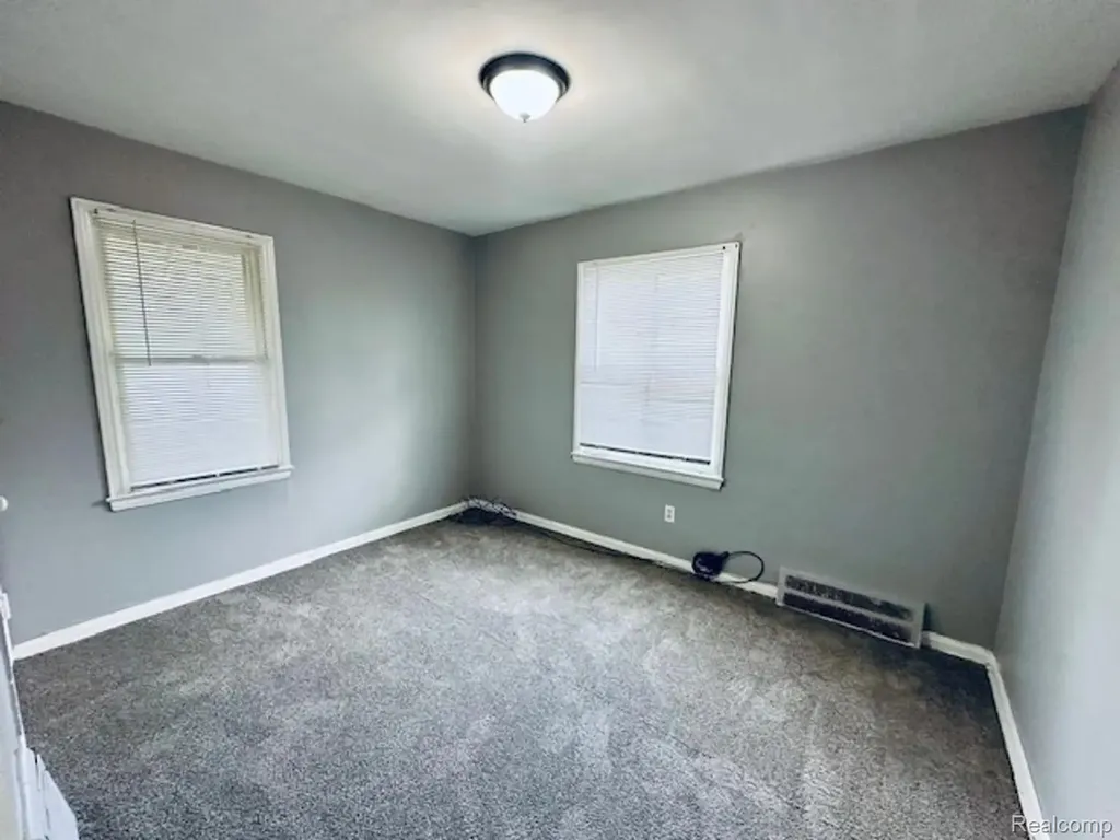9213 Plainview Avenue Detroit City MI 48228