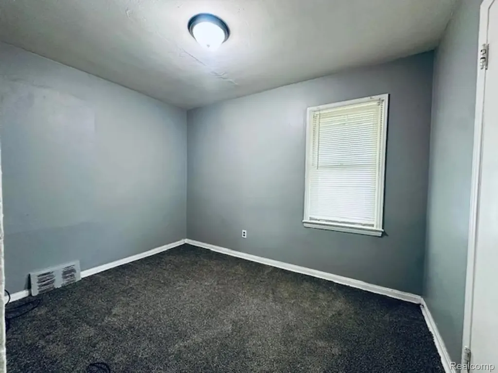9213 Plainview Avenue Detroit City MI 48228
