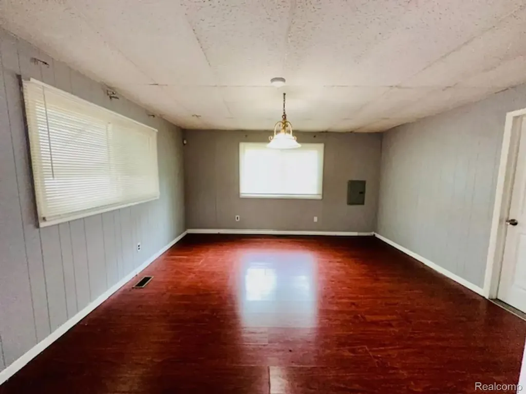 9213 Plainview Avenue Detroit City MI 48228