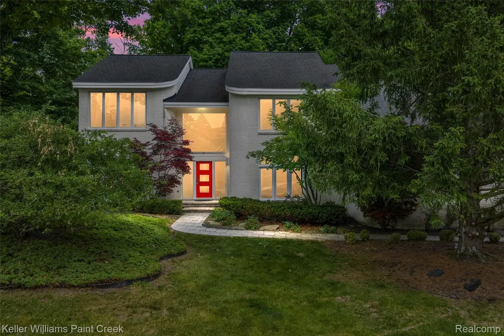 25626 Gina Court Novi City MI 48374